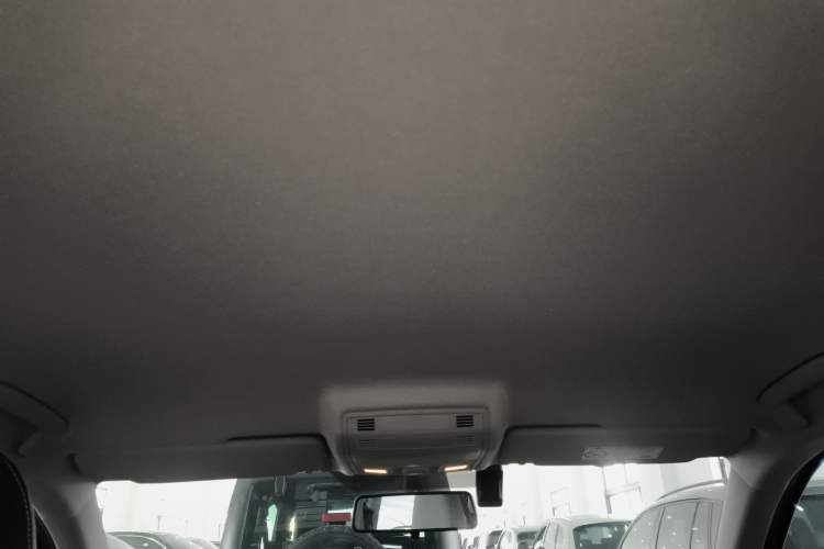 Used Volkswagen Tharu 2026 Model Xinrui 1.5L Rujin Edition Headliner