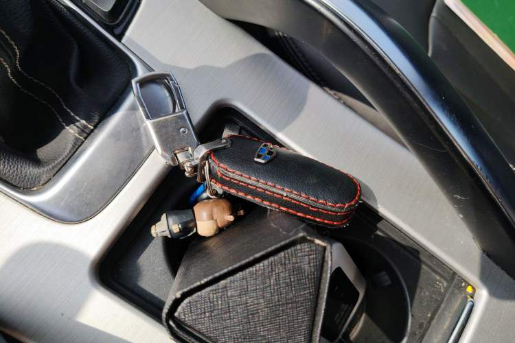 Used Geely Auto Emgrand X7 Sport 2016 2.0L Manual ZhiShang Version
