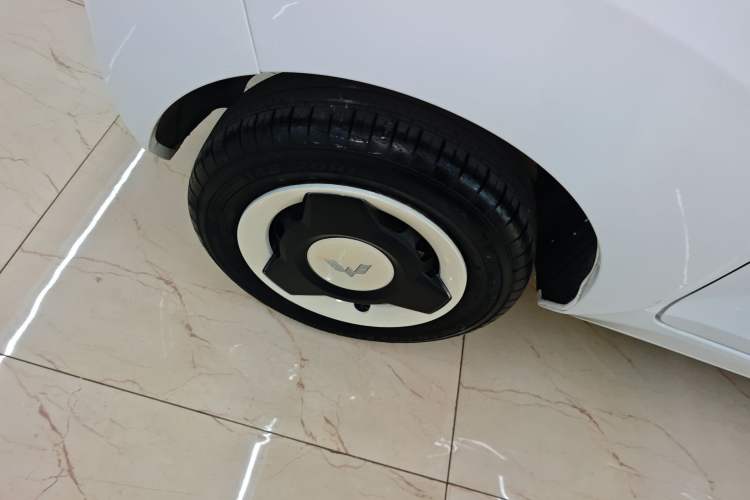 Used Wuling Hongguang MINIEV 2022 Easy Version Lithium Iron Phosphate
