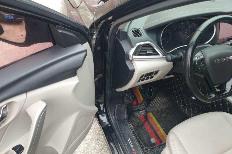 Used Venucia T90 2017 2.0L CVT Smart Edition
