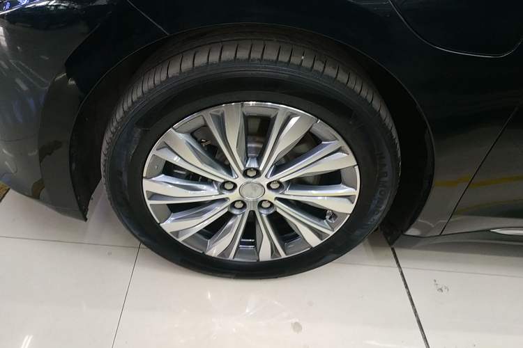 Used Hongqi E-QM5 2022 431 km Charge & Enjoy Edition Exterior 4