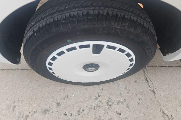 Used Chery QQ Ice Cream 2022 170km Sundae Phosphate Lithium-Ion
