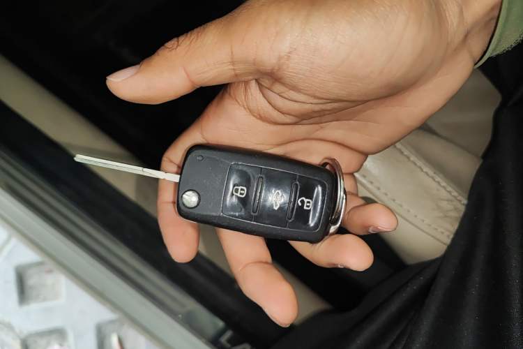 Used Volkswagen Lavida 2014 1.6L Automatic Sport Edition Vehicle Key