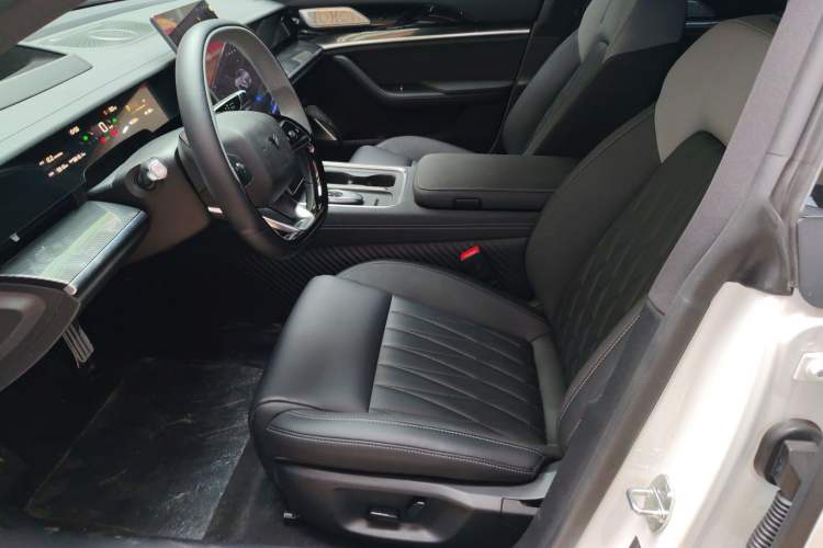 Used NETA S Shooting Brake 2024 Range-Extended 300 Standard Edition Left Front Seat