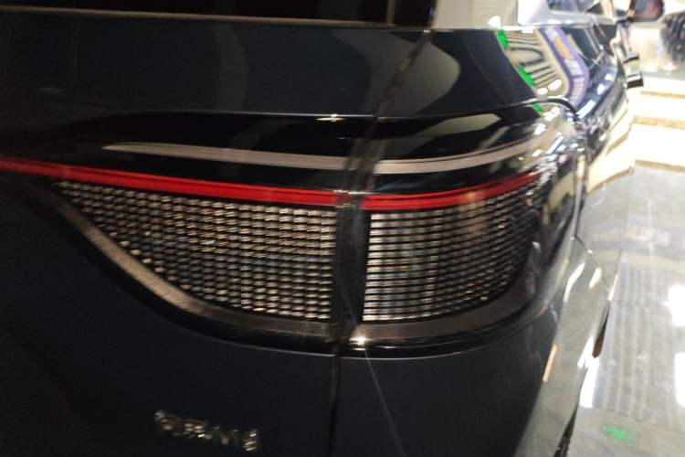 Used Hima AITO M9 2024 Range-Extended Ultra Version 42 kWh 6-Seater Model
