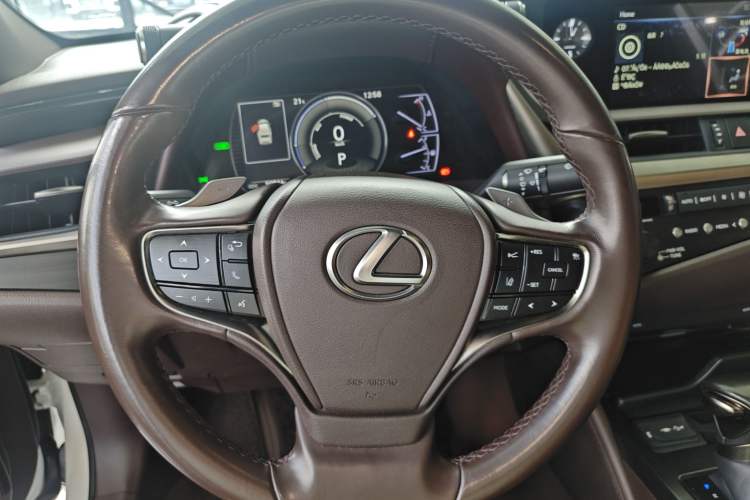 Used Lexus ES 2020 300h Premier Edition