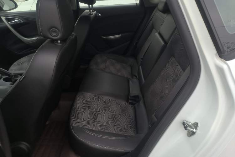 Used Buick GT 2014 XT 1.6L Automatic Fashion Edition
