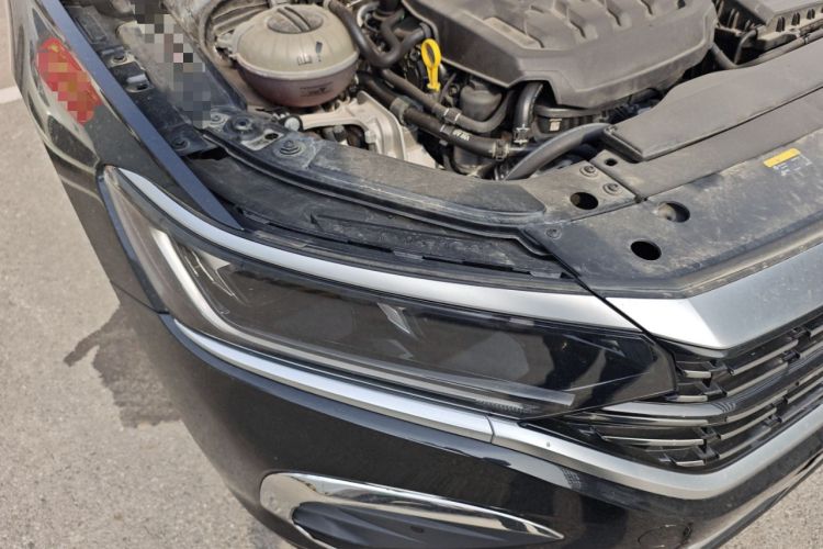 Used Volkswagen Passat 2024 380TSI Dragon Edition Right Front Headlight