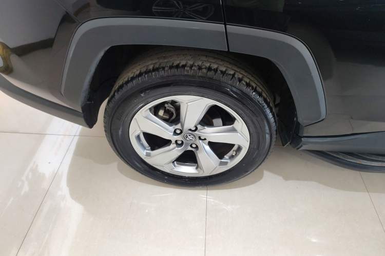 Used Toyota RAV4 2022 2.0L CVT Two-Wheel Drive Fashion Edition Right Rear Wheel Hub