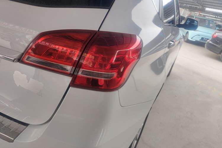 Used Haval H2 2016 Red-Label 1.5T Manual Two-Wheel Drive Luxury Model
