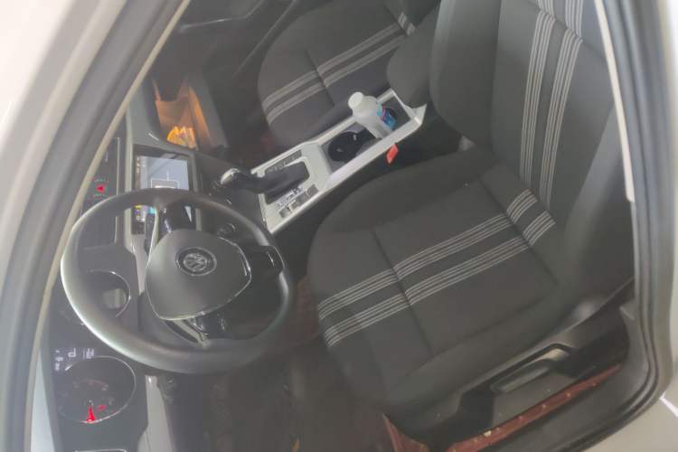 Used Volkswagen Lamando 2017 230TSI DSG Fashion Edition Left Front Seat