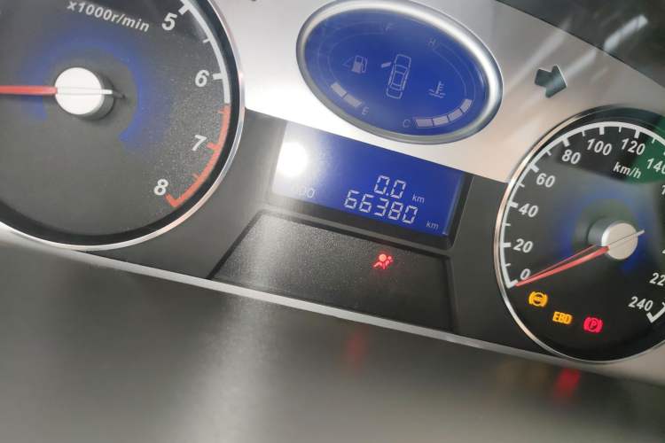 Used Geely Auto Classic Emgrand 2010 Hatchback 1.8L Manual Comfort Edition
