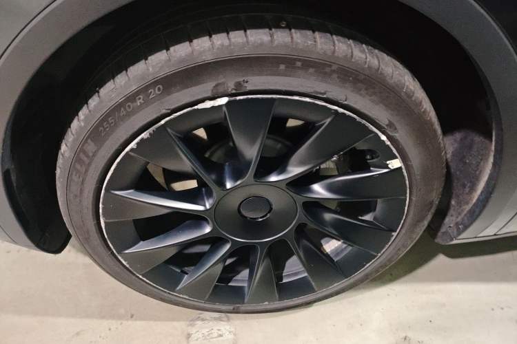 Used Tesla Model Y 2024 Long-Range All-Wheel-Drive Version
