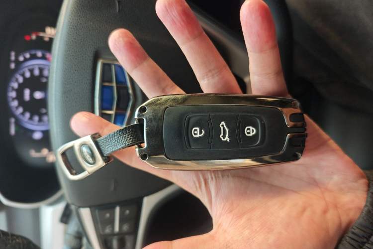 Used Geely Auto Emgrand X7 Sport 2018 1.8TD Automatic Two-Wheel Drive Smart Connect 4G Internet Edition
