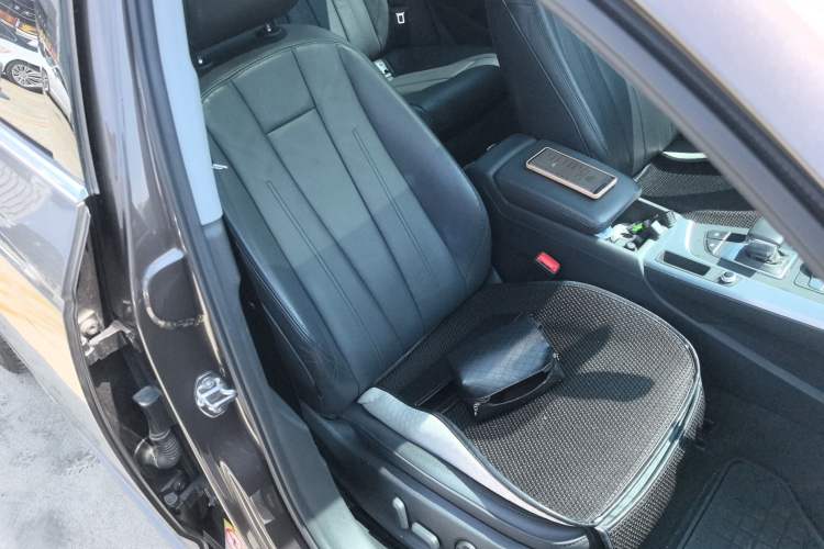 Used Audi A4L 2019 40 TFSI Fashion Version China V