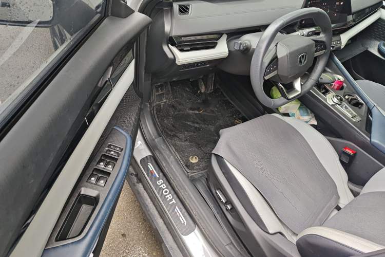 Used CHANGAN UNI-V iDD 2023 ZhiDian iDD 1.5T 113km ZhiKu Model