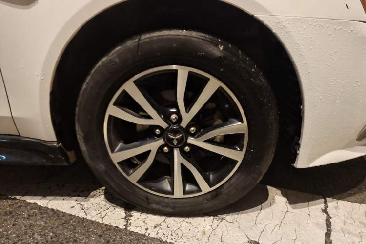 Used Mitsubishi Lancer EX 2016 1.8L Manual Black-and-White Retro Edition