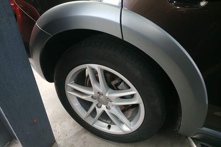 Used Audi Q5 2017 Plus 40 TFSI Technology Model Exterior 5