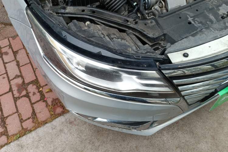 Used Roewe i6 New Energy 2017 45T Hybrid Connect & Smart Enjoyment Edition Right Front Headlight