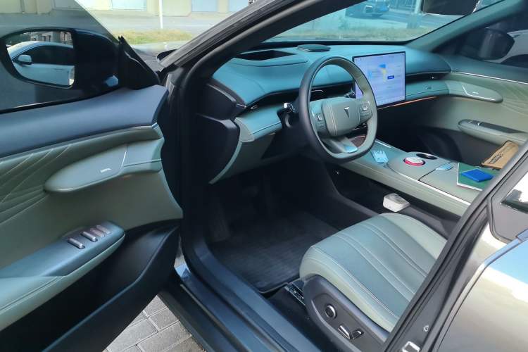 Used Deepal S07 2025 285Max Huawei Qiankun Intelligent Driving ADS SE Range-Extended Version Interior 3