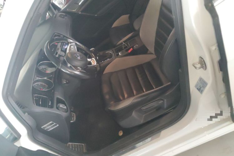 Used Volkswagen Golf 2016 1.4TSI Automatic R-Line Left Front Seat