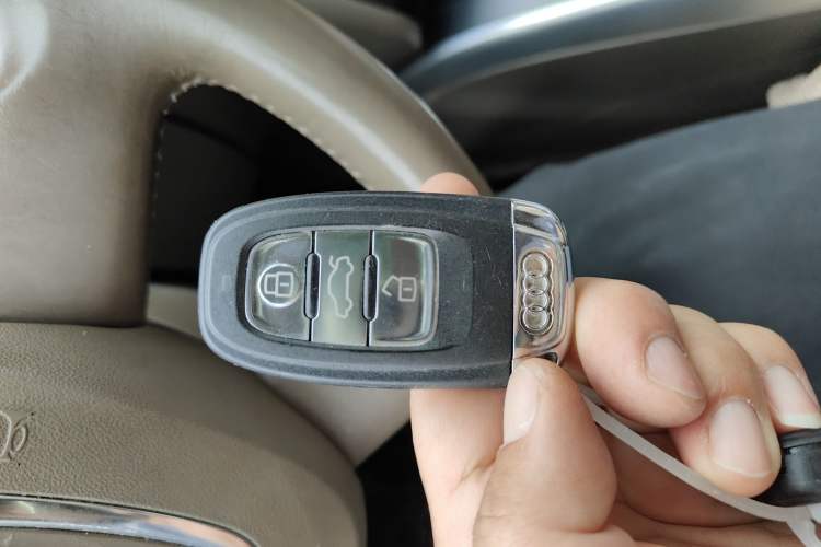 Used Audi A4L 2011 2.0 TFSI Standard Model Vehicle Key