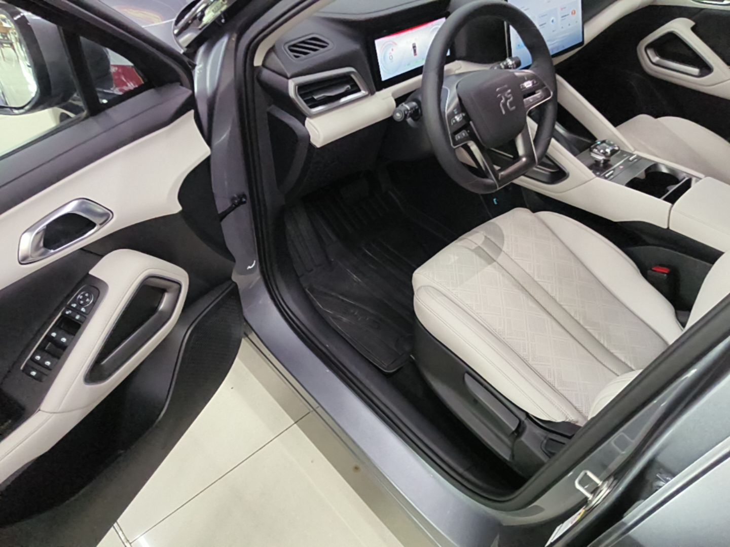 BYD Yuan UP 2024 401KM Leading Edition — снимка 20