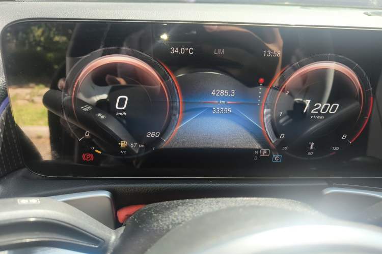 Used Mercedes-Benz GLB 2021 GLB 200 Dynamic Edition Odometer Close Up