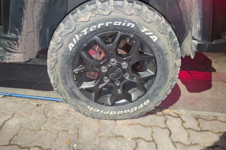 Used BAIC Off-Road BJ40 2021 2.0D Automatic Four-Wheel Drive Blade Hero Edition Adventurer Type Right Front Wheel Hub