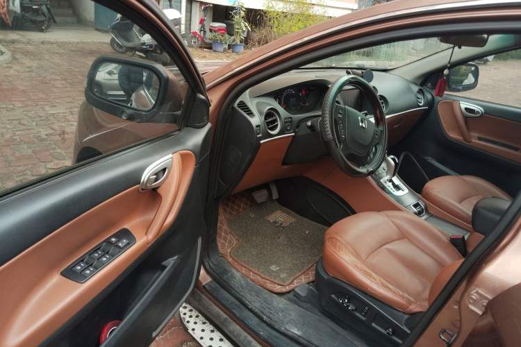 Used Luxgen Great 7 SUV 2011 2.2T Two-Wheel Drive Smart Version Driver Seat