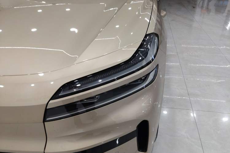 Used ONVO Luxeed L90 2025 Model—Max Six-Seater Version
