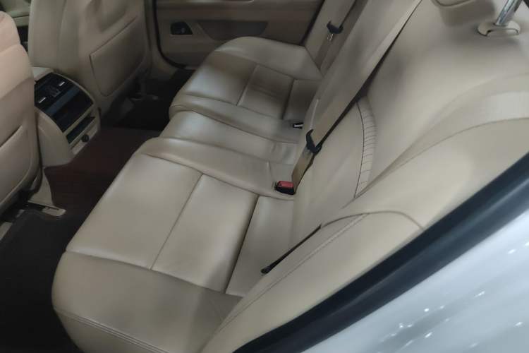 Used BMW 5 Series 2014 525Li Luxury Design Package
