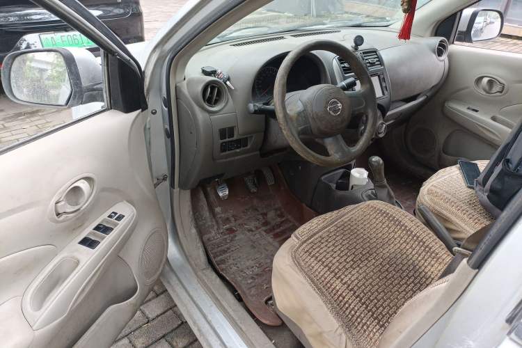 Used Nissan Sunny 2011 1.5XE Manual Comfort Edition Driver Seat