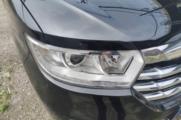 Used JAC Refine M3 2022 PLUS 1.8L 7-seater Standard Model