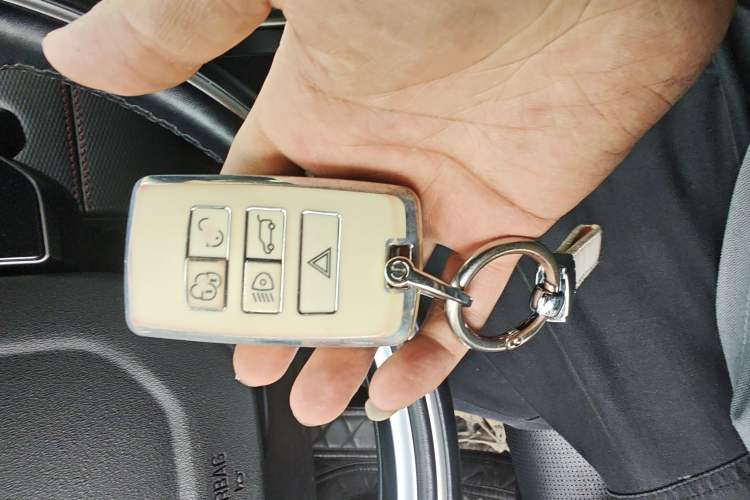 Used Land Rover Discovery Sport 2020 249 PS R-Dynamic Performance Tech Edition 5 Seats
