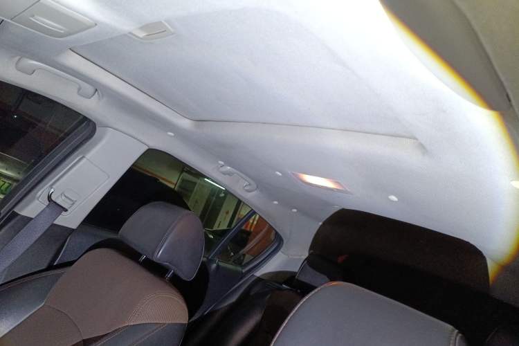 Used Chevrolet Cruze 2013 Hatchback 1.6L Manual Luxury Model
