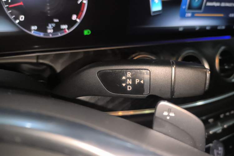 Used Mercedes-Benz E-Class 2016 E 200 L Sport Edition Gear Lever