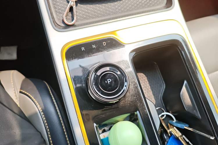 Used AION Y 2022 70 Enjoyment Edition Lithium Iron Phosphate Gear Lever