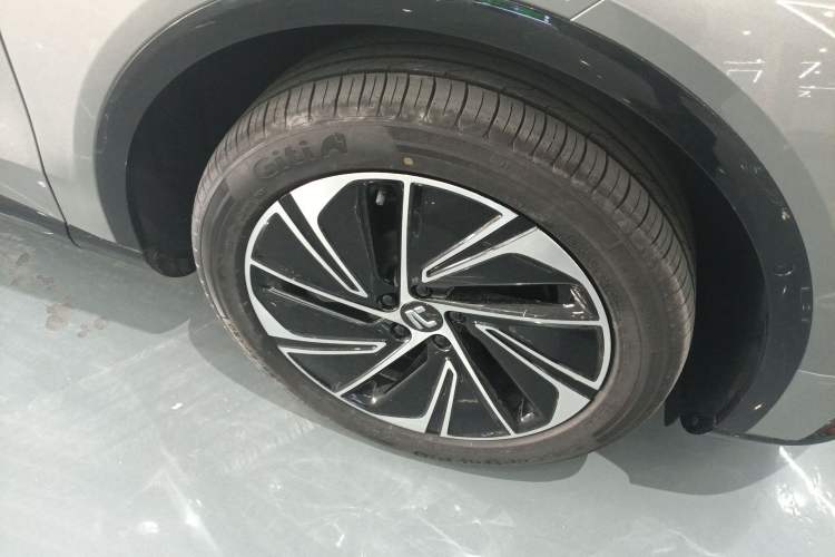 Used Rising R7 2025 Model Advanced Edition