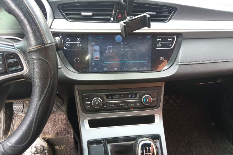 Used Geely Auto Emgrand 2018 1.5L Manual Upward Connect Edition Audio And AC Panel
