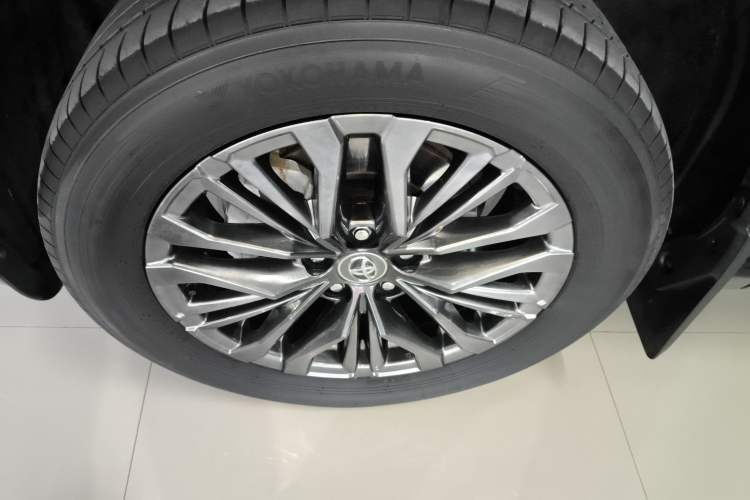 Used Toyota Wildlander 2024 Dual-Motor 2.5L E-CVT Two-Wheel Drive Luxury PLUS Edition