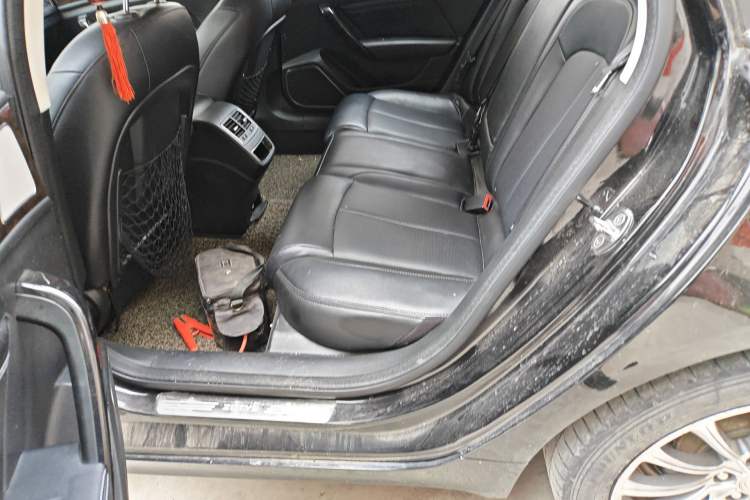 Used Zotye Z700 2016 1.8T Manual Luxury Model Left Rear Seat