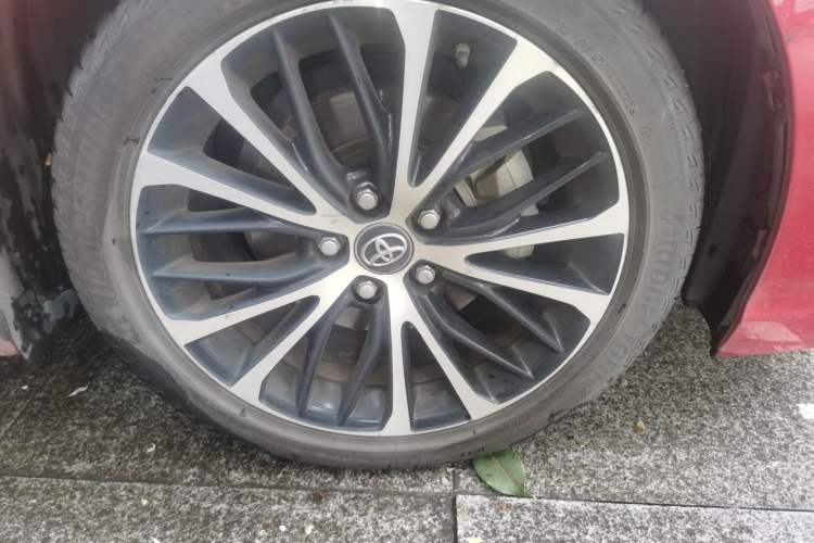 Used Toyota Camry 2019 2.5S FENGSHANG Version China V Standard Right Front Wheel Hub