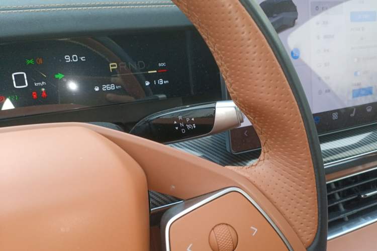 Used NETA L 2024 Extended-Range 310 Flash-Charge Red Edition