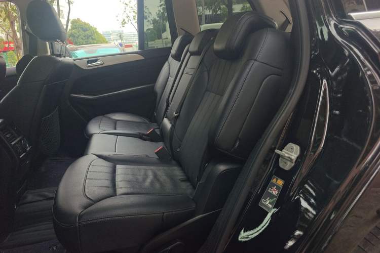 Used Mercedes-Benz GLS 2016 GLS 400 4MATIC Dynamic Model Left Rear Seat