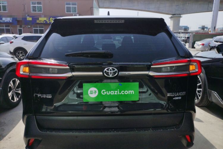 Used Toyota Wildlander 2022 2.0L CVT 4x4 Luxury PLUS Edition
