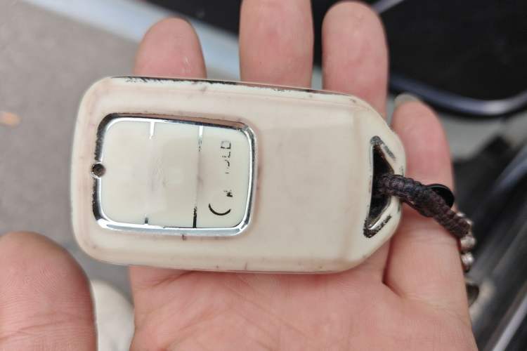 Used Honda Avancier 2017 240TURBO Two-Wheel Drive Elite Edition Vehicle Key