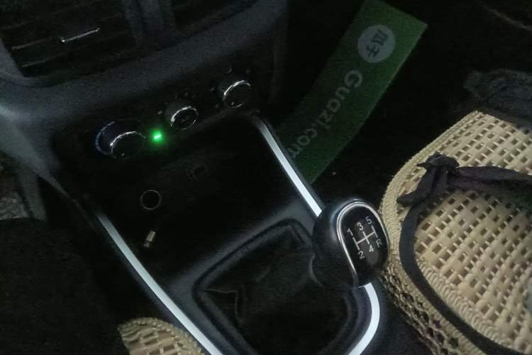 Used Jinbei Gold Hiace M Classic 2022 1.5L Engineering Lion Passenger Vehicle 5 Seats