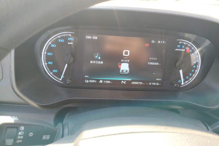 Used JAC Group Blue Cat 2025 Chongqing Innovision 50.38kWh Passenger Version 6 Seats
