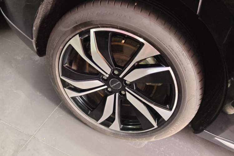 Used SERES SF5 2021 Huawei Smart Selection Four-Wheel Drive Edition Right Rear Wheel Hub